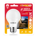 Lâmpada LED Bulbo Bivolt Sensor de Luminosidade 9W Ourolux | Imagem ilustrativa- lampada na embalagem com uma lampada em posição horizontal na frente.