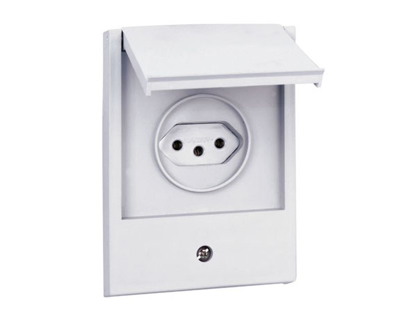 Tomada Predial 1 Módulo 2 Polos + Terra 10A 250V Placa 4x2" | Diagonal esquerda do produto
