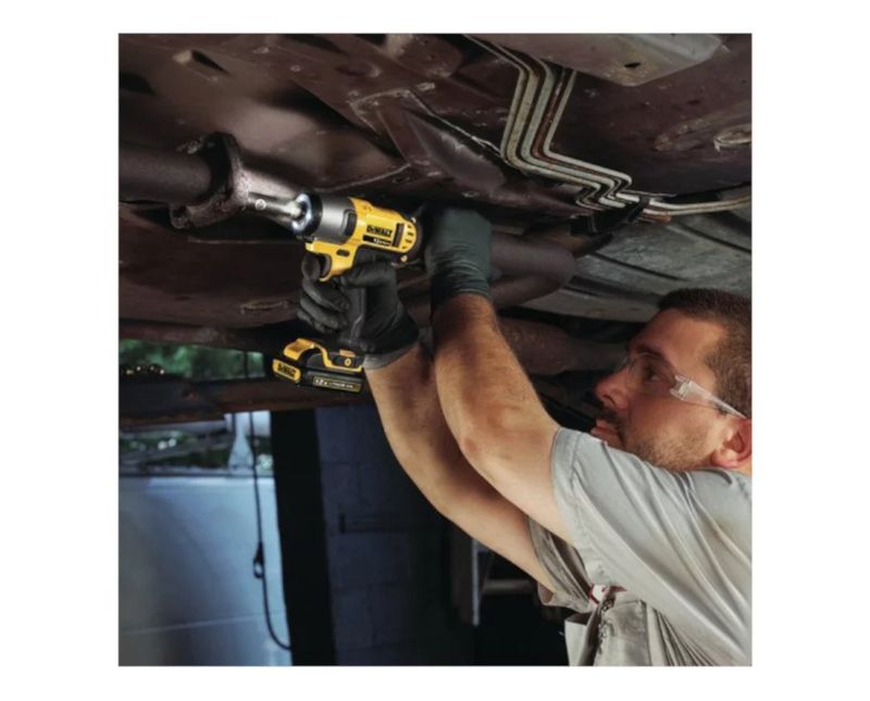 Chave De Impacto 3/8" 10Mm 12V 130Nm Carregador Bivolt e Bolsa DCF813S2BR Dewalt