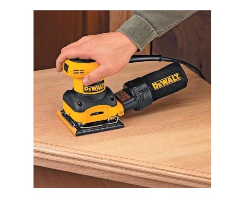 Lixadeira Orbital 1/4" De Folha 230W 220V DWE6411B2 Dewalt