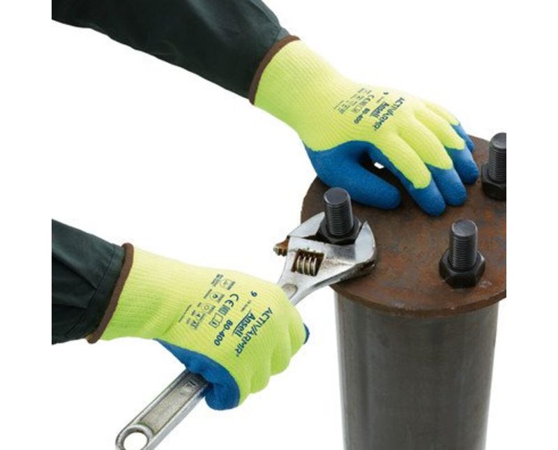 Luva Baixa Temperatura Látex Natural Azul/Amarela Antiderrapante Power Flex 80 400 Tamanho 10 CA 16083 Ansell Z | Imagem demonstrativa do produto em uso