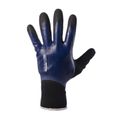 Luva Proteção Mecanica Nylon/NBR Preta/Azul Ultrablack DA46000 Tamanho G Danny - Imagem ampliada de uma mão usando o produto.-
